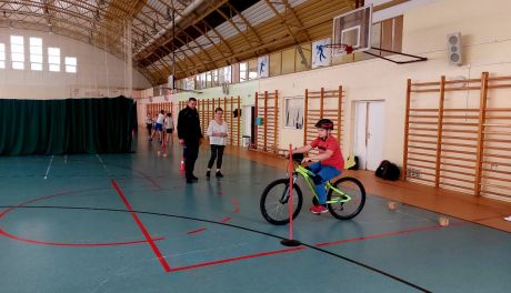 Egzamin na kartę rowerową pod okiem ciechanowskich policjantów