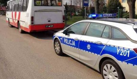Kontrola prędkości w Ciechanowie zaskakuje: Kierowca autobusu przekroczył limit i nie posiadał uprawnień!