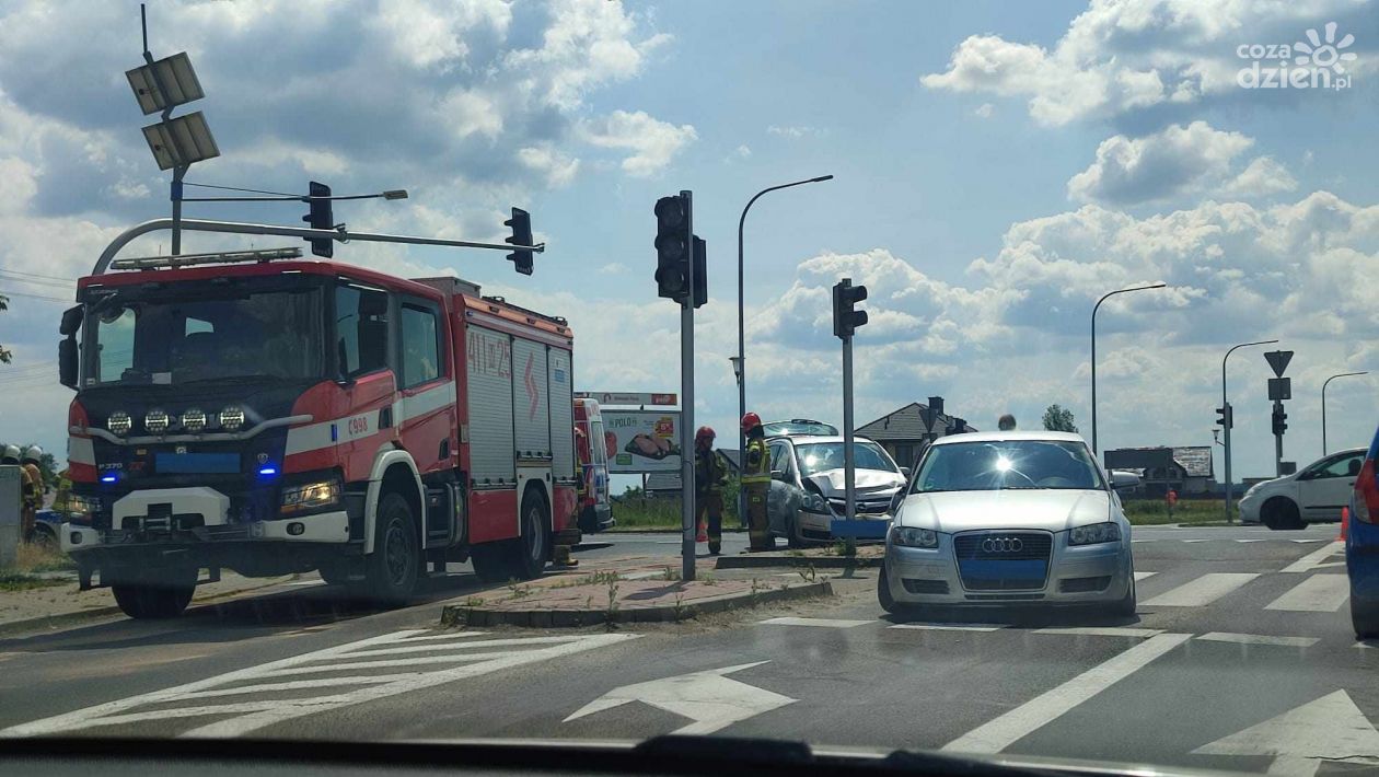 Staruszka ranna. Wymuszenie pierszeństwa