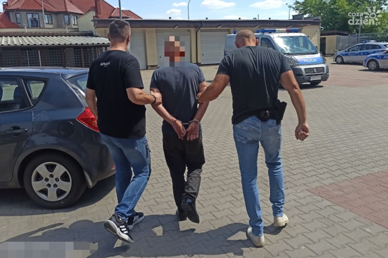 Odpowie za pornografię i posiadanie broni