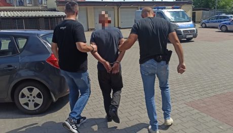 Odpowie za pornografię dziecięcą i posiadanie broni. 52-latek w rękach policji