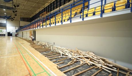 Ciechanów. Ruszyła wymiana nawierzchni w hali sportowej