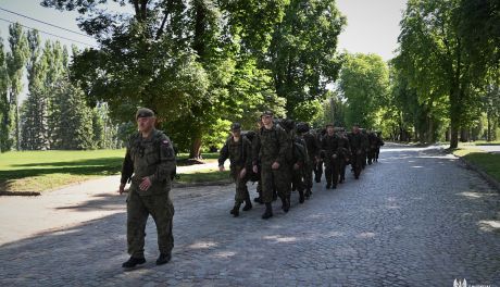 [foto] Ochotnicy z Północnego Mazowsza rozpoczęli kolejne szkolenie w ramach "Wakacji z WOT"