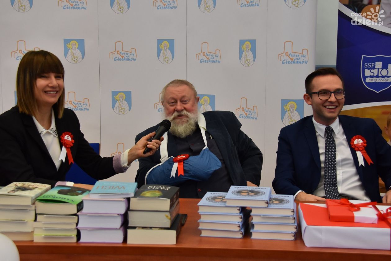 Prof. Bralczyk honorowym obywatelem Ciechanowa