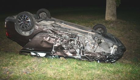 Spowodował wypadek i uciekł. Cztery osoby ranne, w tym dwoje dzieci