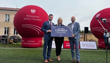 Minister Sportu w Szulmierzu. Przywiózł miliony na salę gimnastyczną