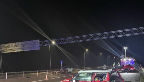 Zderzenie osobówek w Glinojecku. Jedna osoba trafiła do szpitala