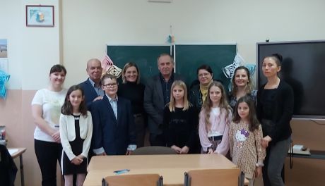 Uczniowie klasy IV z Chotumia otrzymali laptopy