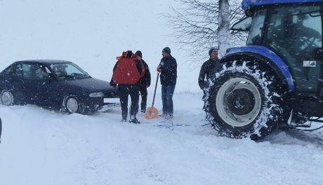 Dramatyczna walka z zimą: Mazowszanie pomagają sobie nawzajem