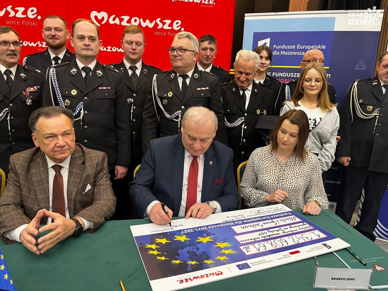 OSP z powiatu płońskiego otrzymuje 7,2 mln zł na nowe wozy strażackie