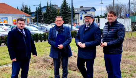 Starosta Przasnyski przekazał KRUS-owi nieruchomość przy drodze krajowej nr 57