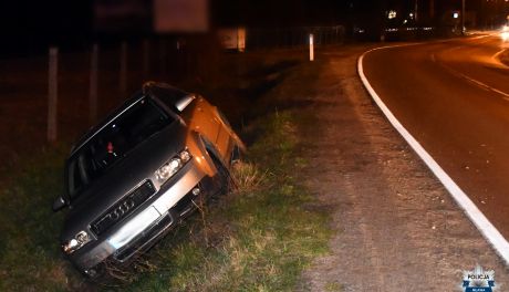 Kierowca zjechał do rowu i pozostawił wszystko - policja zatrzymała nietrzeźwego mężczyznę