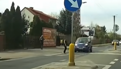 [film] Potrącenie nastolatki w Przasnyszu