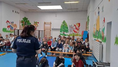 Hejt w internecie - jak chronić dzieci i młodzież przed cyberprzemocą