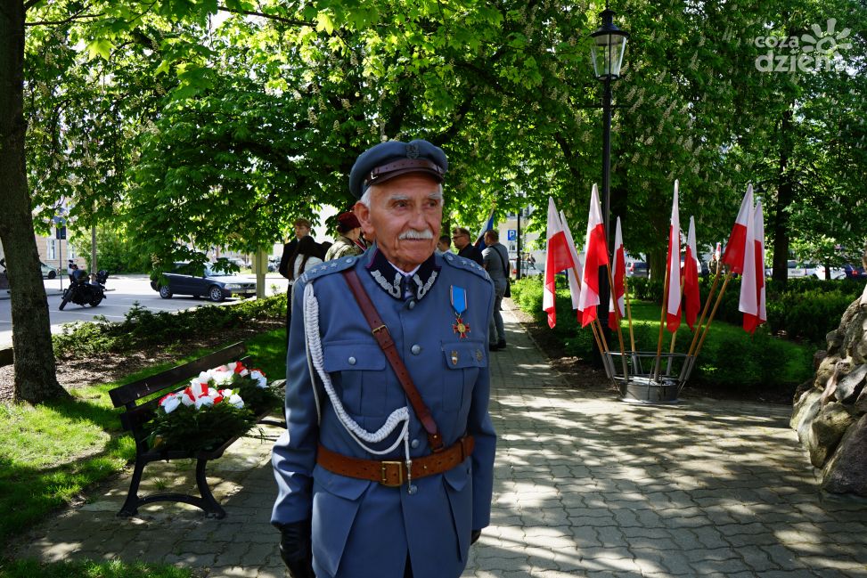 Ciechanowianie pamiętali. Pod pomnikiem położyli kwiaty