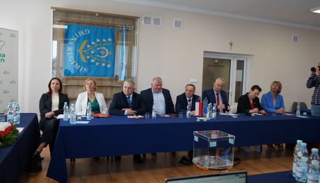 Fotorelacja z Regimina - radni i wójt nowej kadencji złożyli ślubowanie