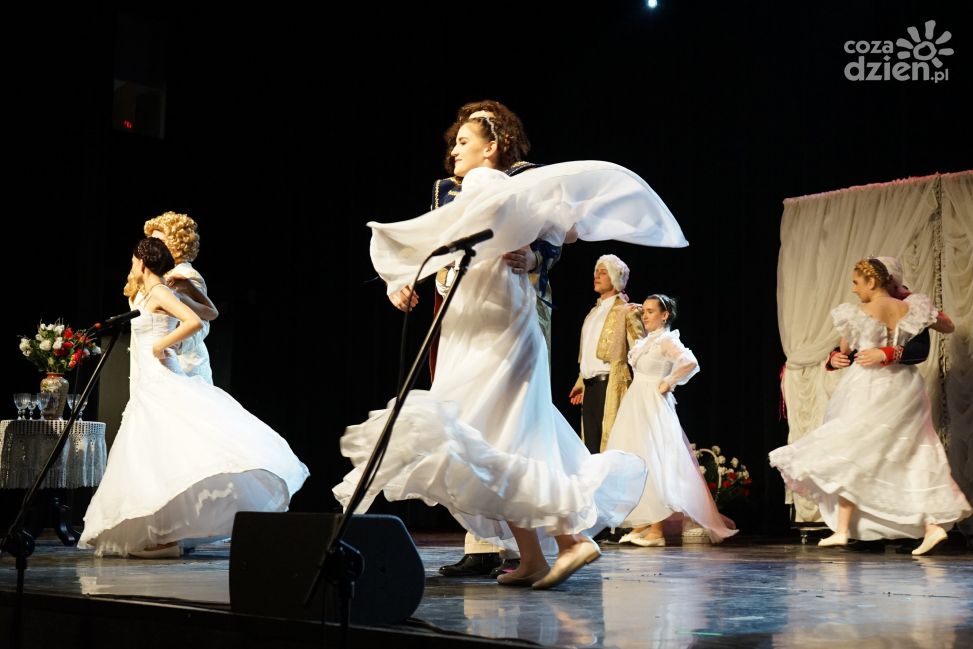 "Polska Krew" na deskach PCKiSz. Operetka wystąpiła podczas swojej trasy w Ciechanowie