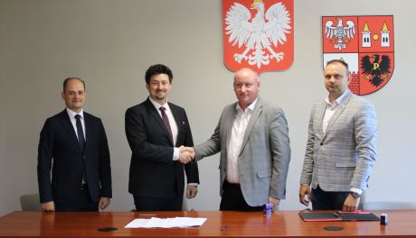 Rozbudowa drogi powiatowej Lisewo - Ślepowrony - Kołoząb oraz remont drogi Grodziec – Goławin – Miączynek: Podpisanie umów na nowe inwestycje