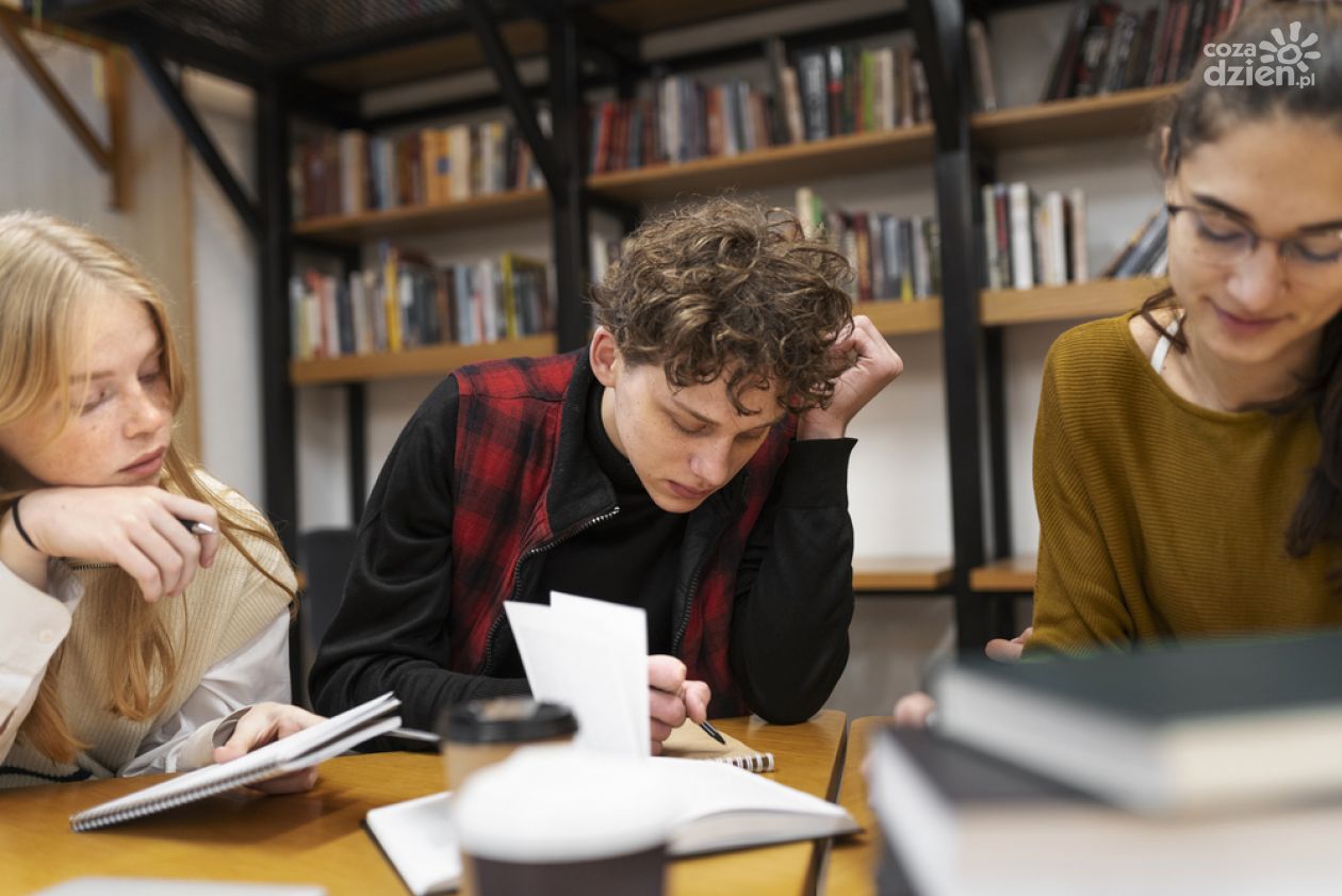 Czy studia online to najlepszy wybór dla ciebie? Analiza korzyści i wyzwań