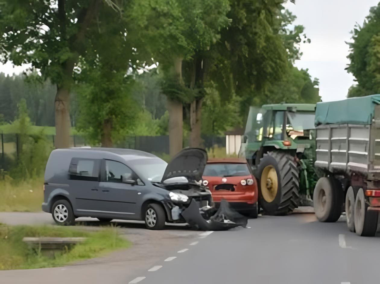 4 osoby przewieziono do szpitala