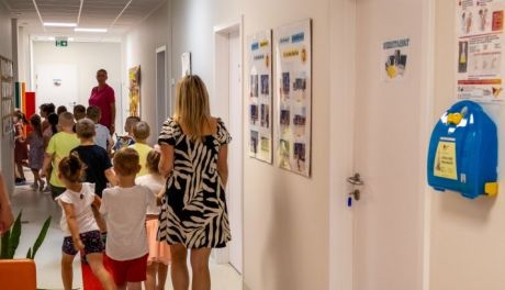 Nowe urządzenia ratujące życie dzieci w miejskich placówkach Ciechanowa