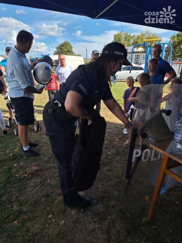 Zobacz, jak dzieci bawiły się na pikniku z makowskimi policjantami!