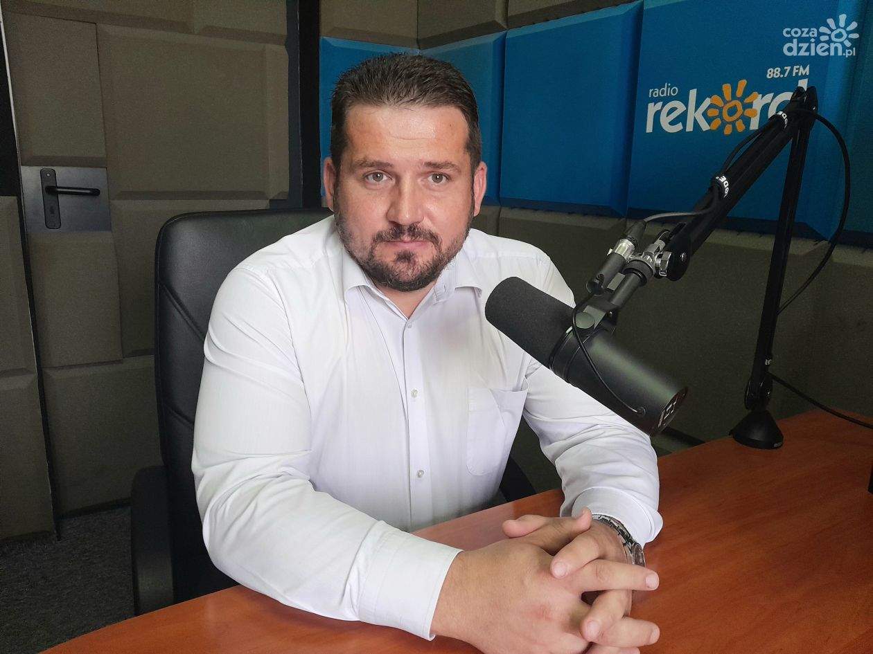 Mostowy: Porodówki mają być likwidowane