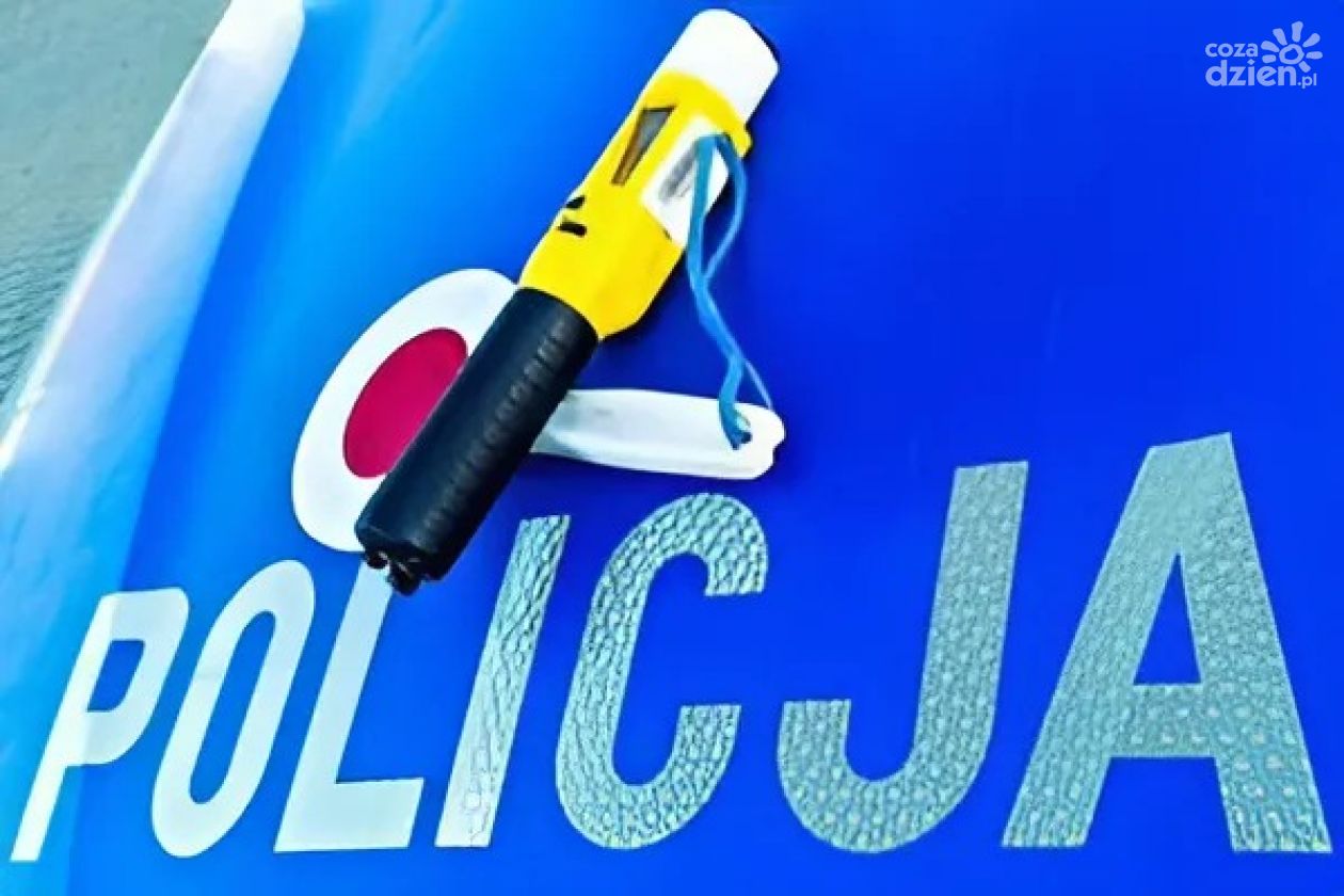 Zatrzymali i obezwładnili pijanego kierowcę