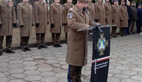 Był uroczysty apel w koszarach i odznaczenia dla żołnierzy 5 MBOT