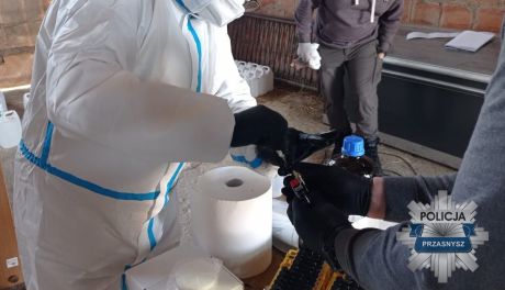 Spektakularna akcja policji pod Przasnyszem. Likwidacja fabryki narkotyków i zatrzymania