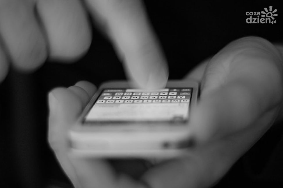 Oszustwa przy sprzedaży w Internecie. Policja ostrzega: „Nie klikajcie w podejrzane linki!”