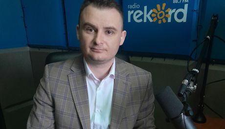 Jarosław Muchowski: Remont dworca kolejowego w Gąsocinie jest na dobrych torach