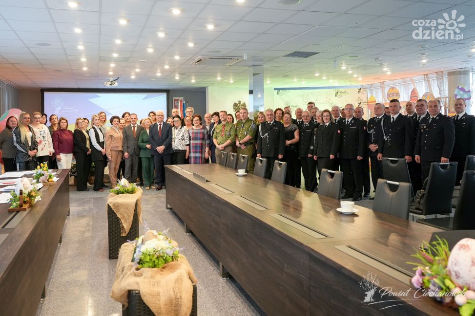 Prawie ćwierć miliona złotych dla lokalnych organizacji! Powiat Ciechanowski wspiera sport, kulturę, OSP i wiele więcej w 2025