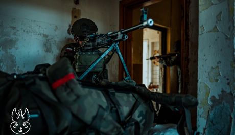 Mazowieccy Terytorialsi trenują obronę budynków przed dronami FPV i innymi zagrożeniami