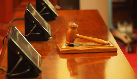 Płońsk: 15-latka potrącona na przejeździe rowerowym. Kierująca podszyła się pod siostrę