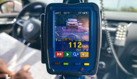 Pirat drogowy w Strzegowie bez prawa jazdy! Jechał ponad 100 km/h w terenie zabudowanym
